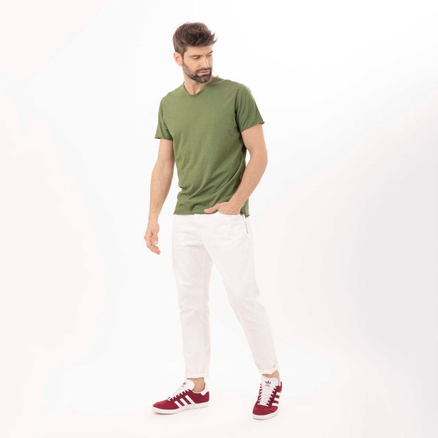 MAN'S ESSENTIAL V-NECK SHORT SLEEVE T-SHIRT RAW HEM - SLUB JERSEY - Bowery NYC