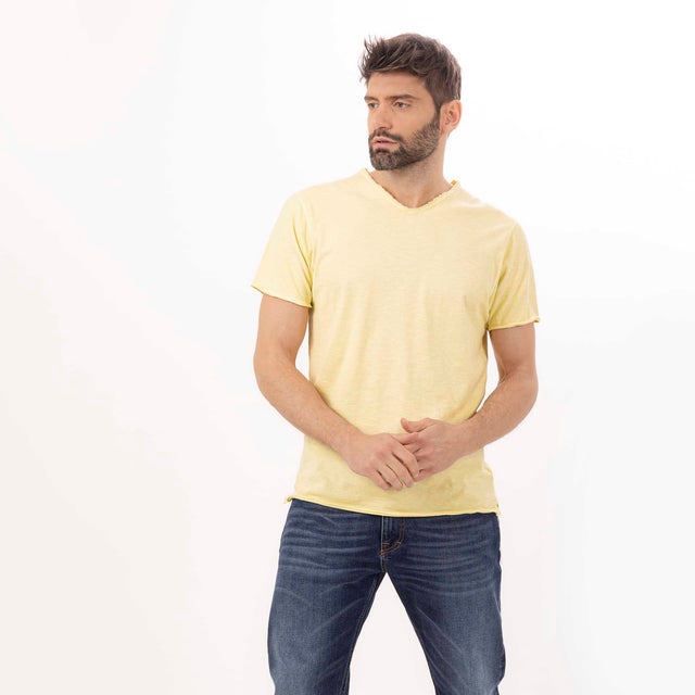 MAN'S ESSENTIAL V-NECK SHORT SLEEVE T-SHIRT RAW HEM - SLUB JERSEY - Bowery NYC