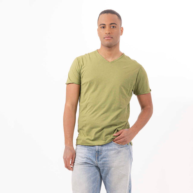 MAN'S ESSENTIAL V-NECK SHORT SLEEVE T-SHIRT RAW HEM - SLUB JERSEY