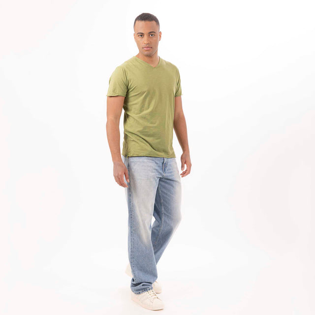 MAN'S ESSENTIAL V-NECK SHORT SLEEVE T-SHIRT RAW HEM - SLUB JERSEY