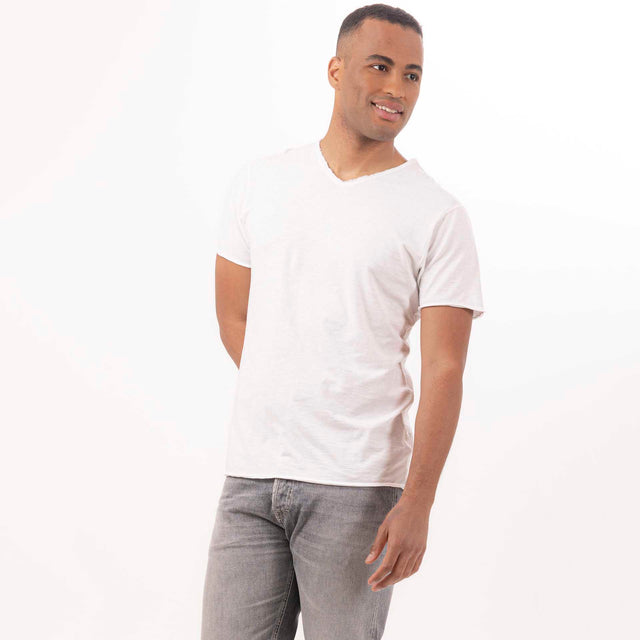 MAN'S ESSENTIAL V-NECK SHORT SLEEVE T-SHIRT RAW HEM - SLUB JERSEY