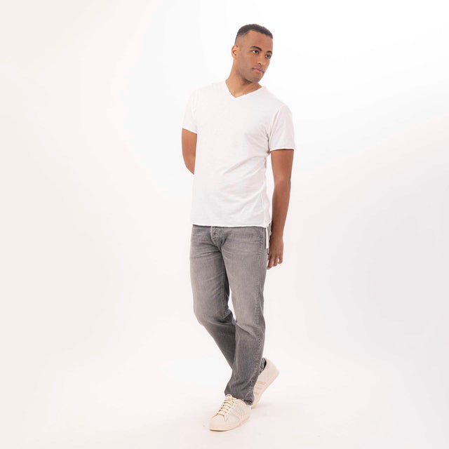 MAN'S ESSENTIAL V-NECK SHORT SLEEVE T-SHIRT RAW HEM - SLUB JERSEY