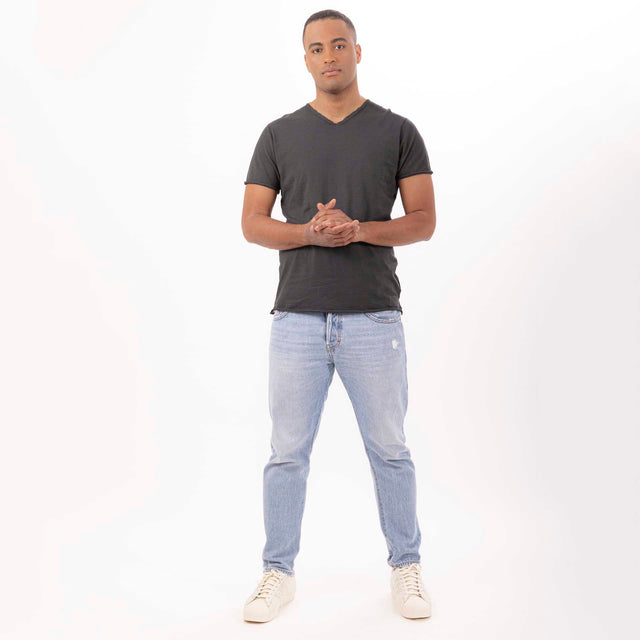 MAN'S ESSENTIAL V-NECK SHORT SLEEVE T-SHIRT RAW HEM - SLUB JERSEY - Bowery NYC