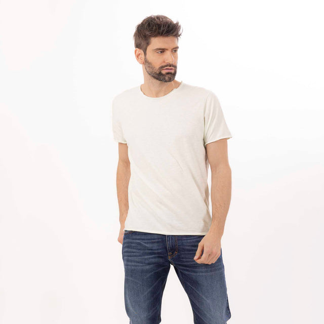MAN'S ESSENTIAL CREWNECK SHORT SLEEVE T-SHIRT RAW HEM DETAILS - SLUB JERSEY