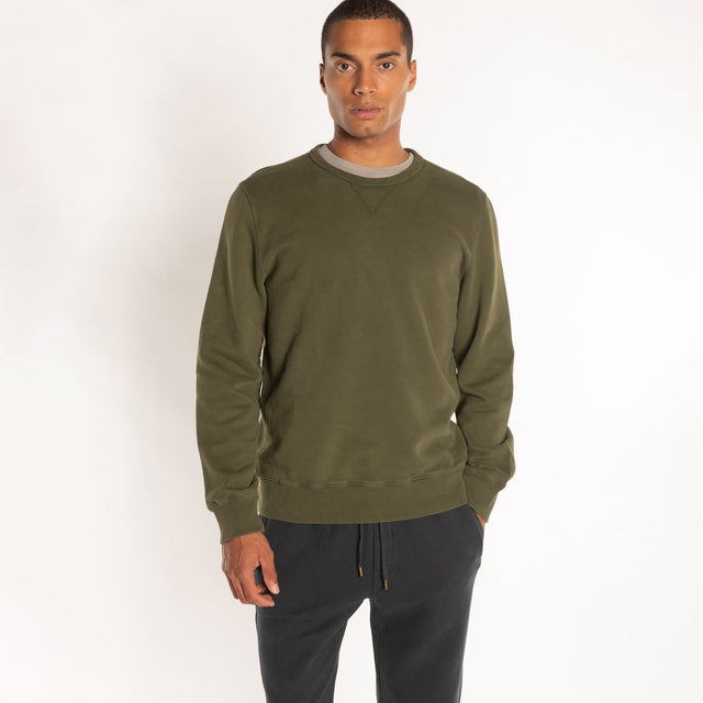 MAN'S ESSENTIAL CREWNECK SWEATSHIRT - GARMENT DYED - Bowery NYC