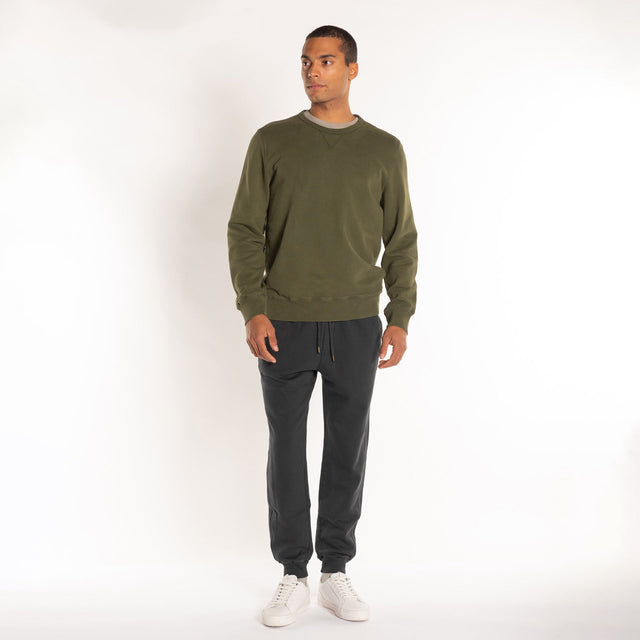 MAN'S ESSENTIAL CREWNECK SWEATSHIRT - GARMENT DYED - Bowery NYC