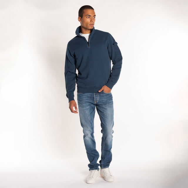MAN'S ESSENTIAL HALF ZIP CREWNECK SWEATSHIRT - Bowery NYC