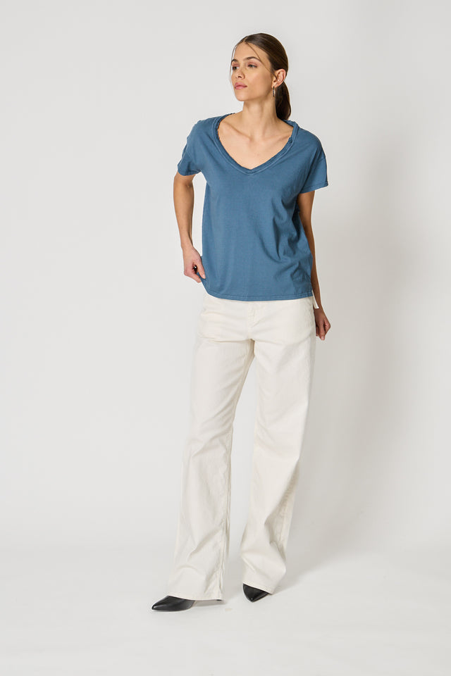 ESSENTIAL V-NECK T-SHIRT - VINTAGE JERSEY - Bowery NYC