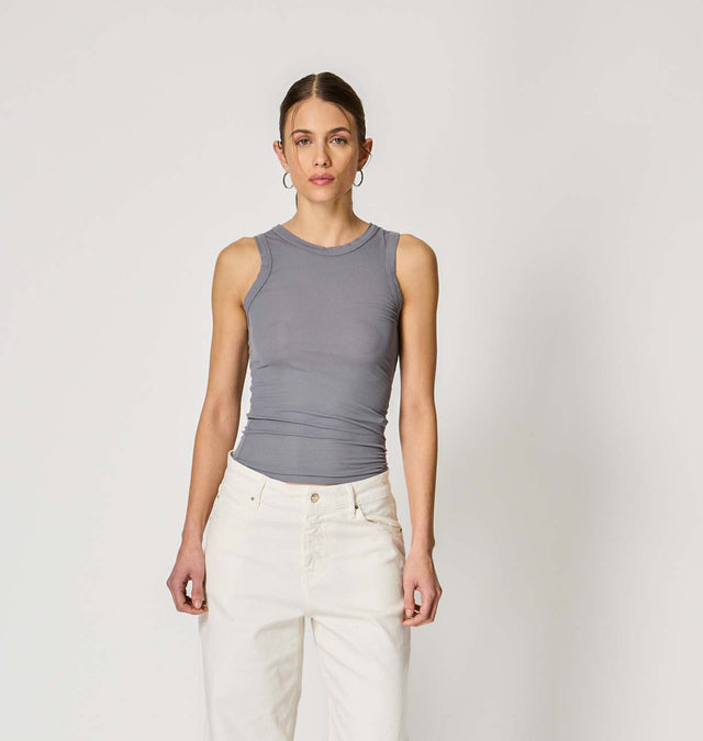 ESSENTIAL TANK NO SLEEVES - Bowery NYC