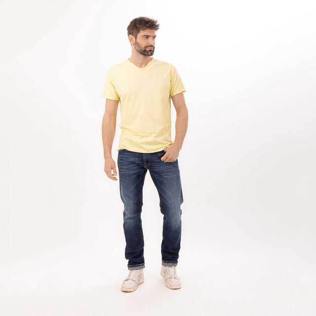 MAN'S ESSENTIAL V-NECK SHORT SLEEVE T-SHIRT RAW HEM - SLUB JERSEY