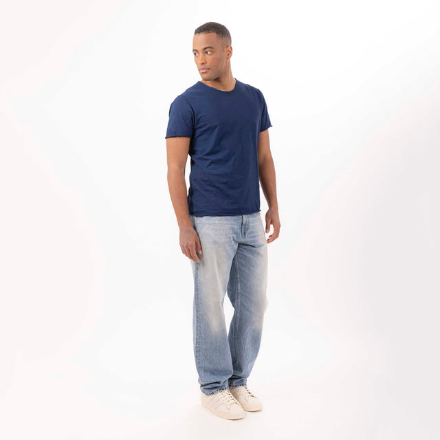 MAN'S ESSENTIAL CREWNECK SHORT SLEEVE T-SHIRT RAW HEM DETAILS - SLUB JERSEY