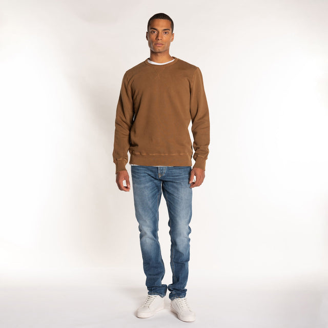 MAN'S ESSENTIAL CREWNECK SWEATSHIRT - GARMENT DYED - Bowery NYC