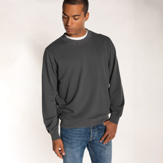 MAN'S ESSENTIAL WORN IN CREWNECK MID WIGHT SWEAT - Bowery NYC