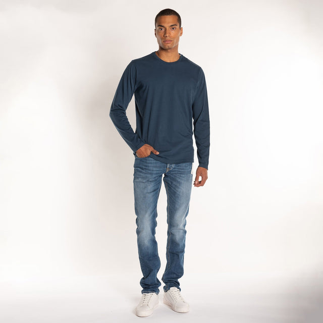 MAN'S ESSENTIAL CREWNECK LONG SLEEVE T-SHIRT - VINTAGE JERSEY - GARMENT DYED - Bowery NYC