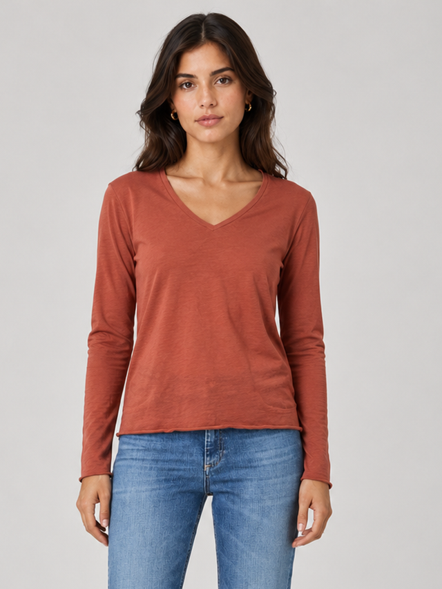 ESSENTIAL V-NECK T-SHIRT - VINTAGE JERSEY - Bowery NYC