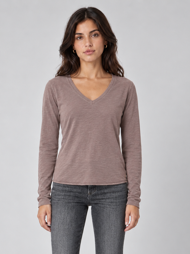 ESSENTIAL V-NECK T-SHIRT - VINTAGE JERSEY - Bowery NYC